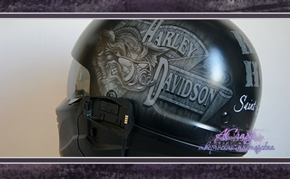 Аэрография на мотошлеме Pilot X04. Harley Davidson. Red Hog. 