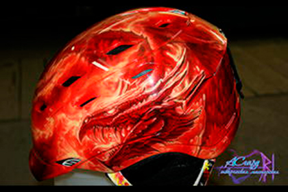 Аэрография на горнолыжном шлеме Anon. Огненный дракон.