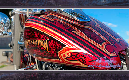 Кастом покраска мотоцикла Harley Davidson. Red gold.